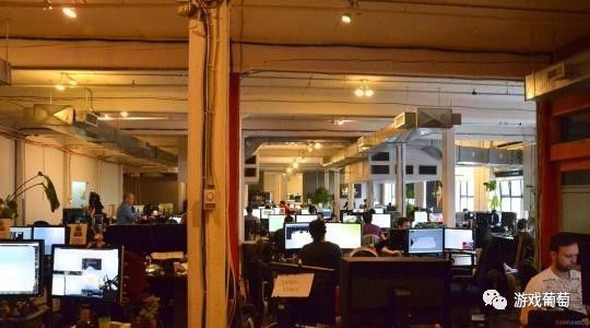 暗区突围有没有瞄准就自动开枪了